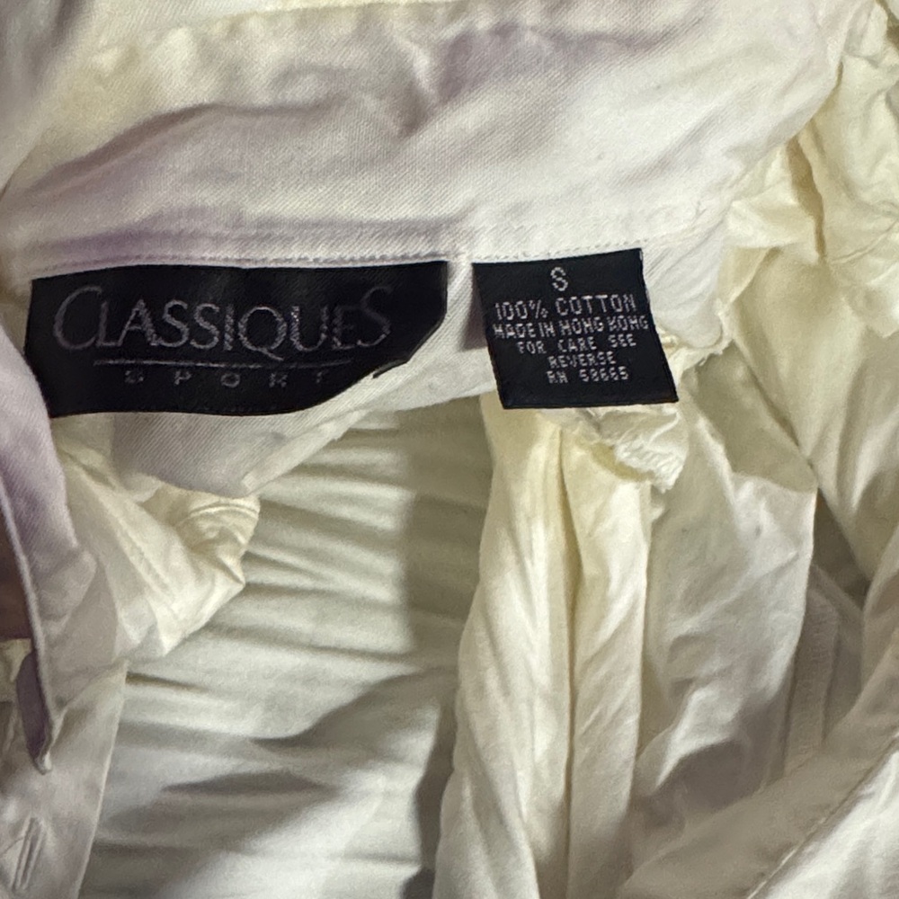 Elegant White Ruffled Button Up - image 2